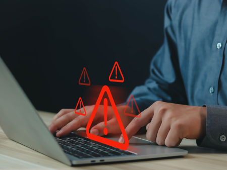 Najpogostejše prevare pri zaslužku na internetu: na kaj morate biti pozorni (2026)