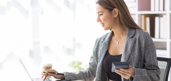 Zaslužek na internetu in zakonodaja v Sloveniji (2026)